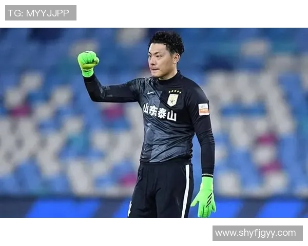 中国足球第一人历史球星传奇之路 从巅峰到低谷的辉煌与挑战 中国足球第一人历史球星传奇之路 从巅峰到低谷的辉煌与挑战