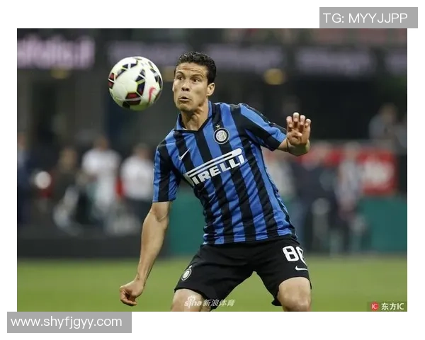 足球明星背后的号码故事解析：从经典到传奇的号码传奇与球员心路历程