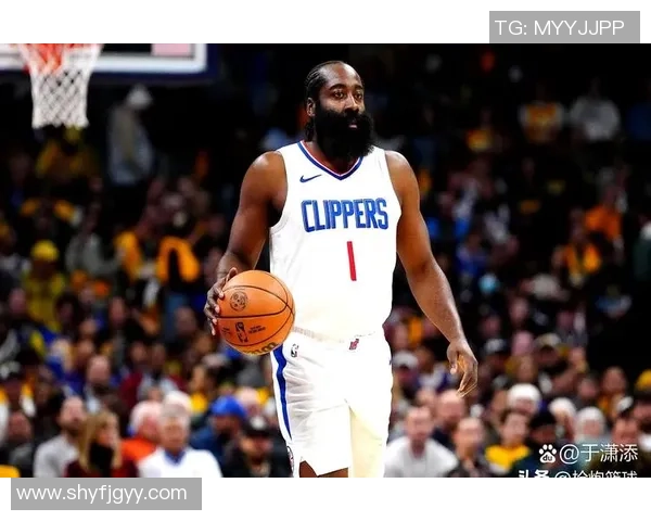 哈登与足球球星的精彩碰撞与友谊之旅深度解读