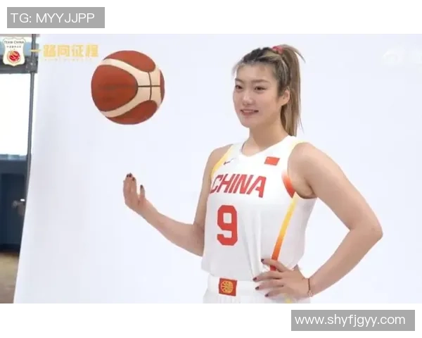 球星化妆足球:当明星运动员与创意美妆相遇,打造独特运动时尚风潮 球星化妆足球:当明星运动员与创意美妆相遇,打造独特运动时尚风潮